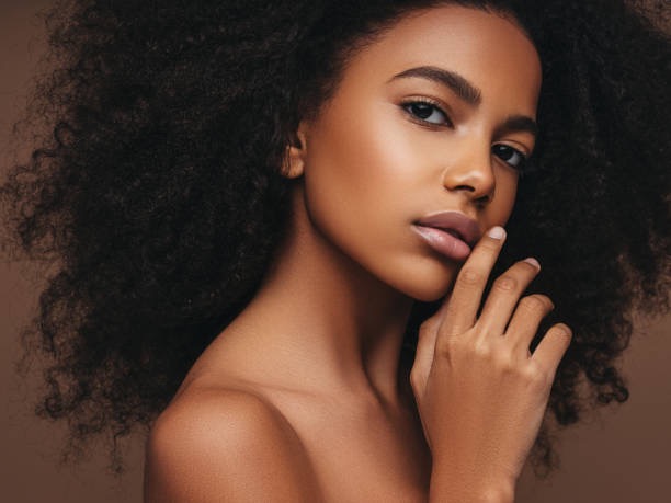 山梨県甲府市の“BABY BASH BROW”はフェイスワックスを用いた最先端眉毛サロン！アイメイク乗りもバツグンに！